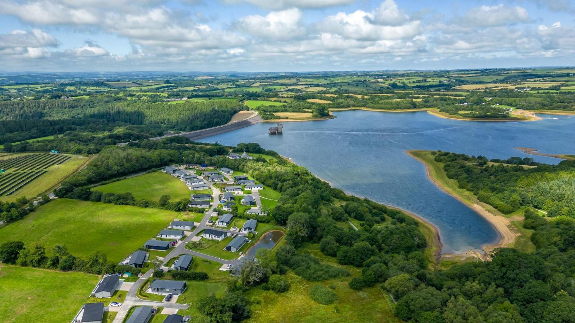 Rose Lodge, 21 Roadford Lake Lodges Lifton Exterior photo